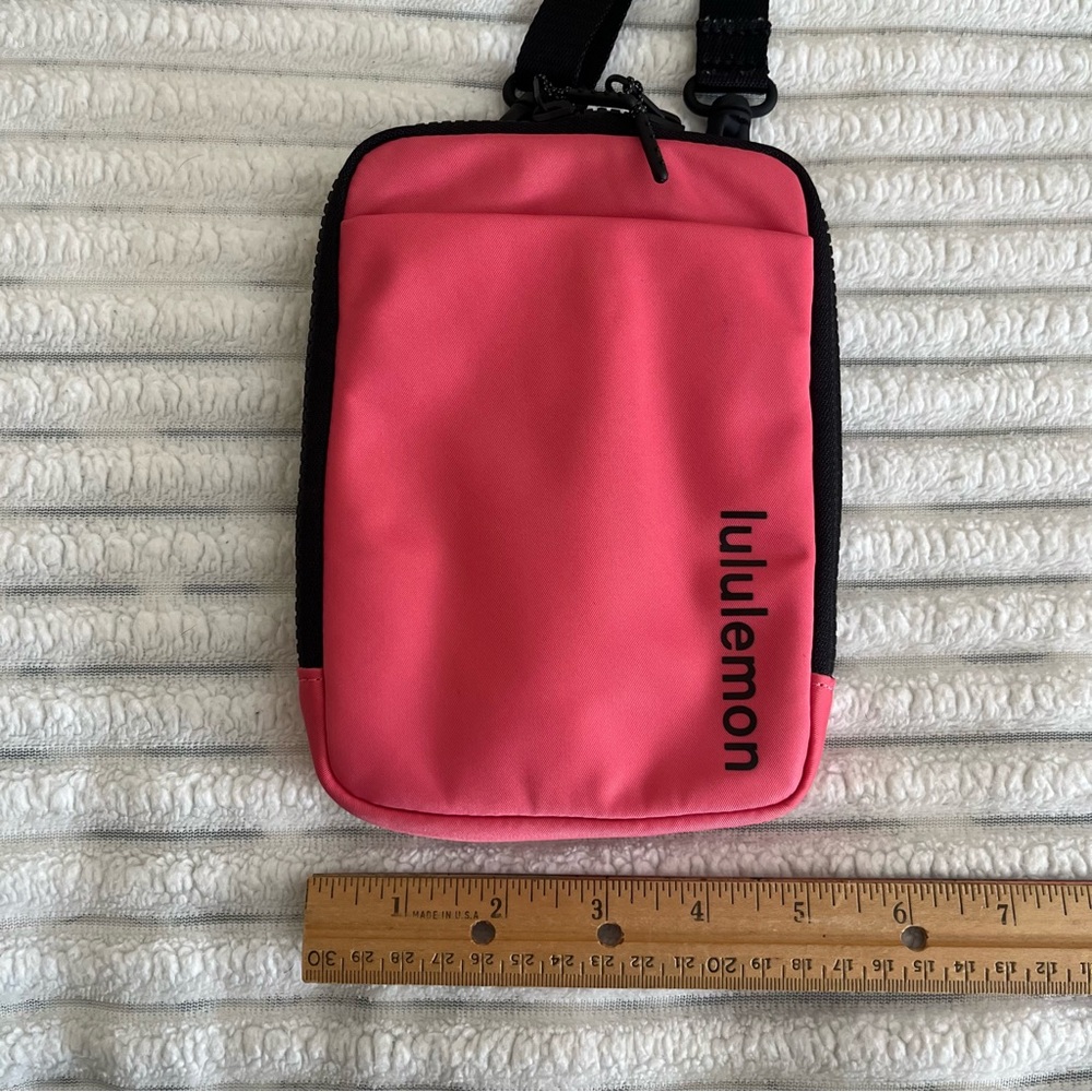 Lululemon Pink Crossbody Cell Phone Bag - Picture 9 of 9